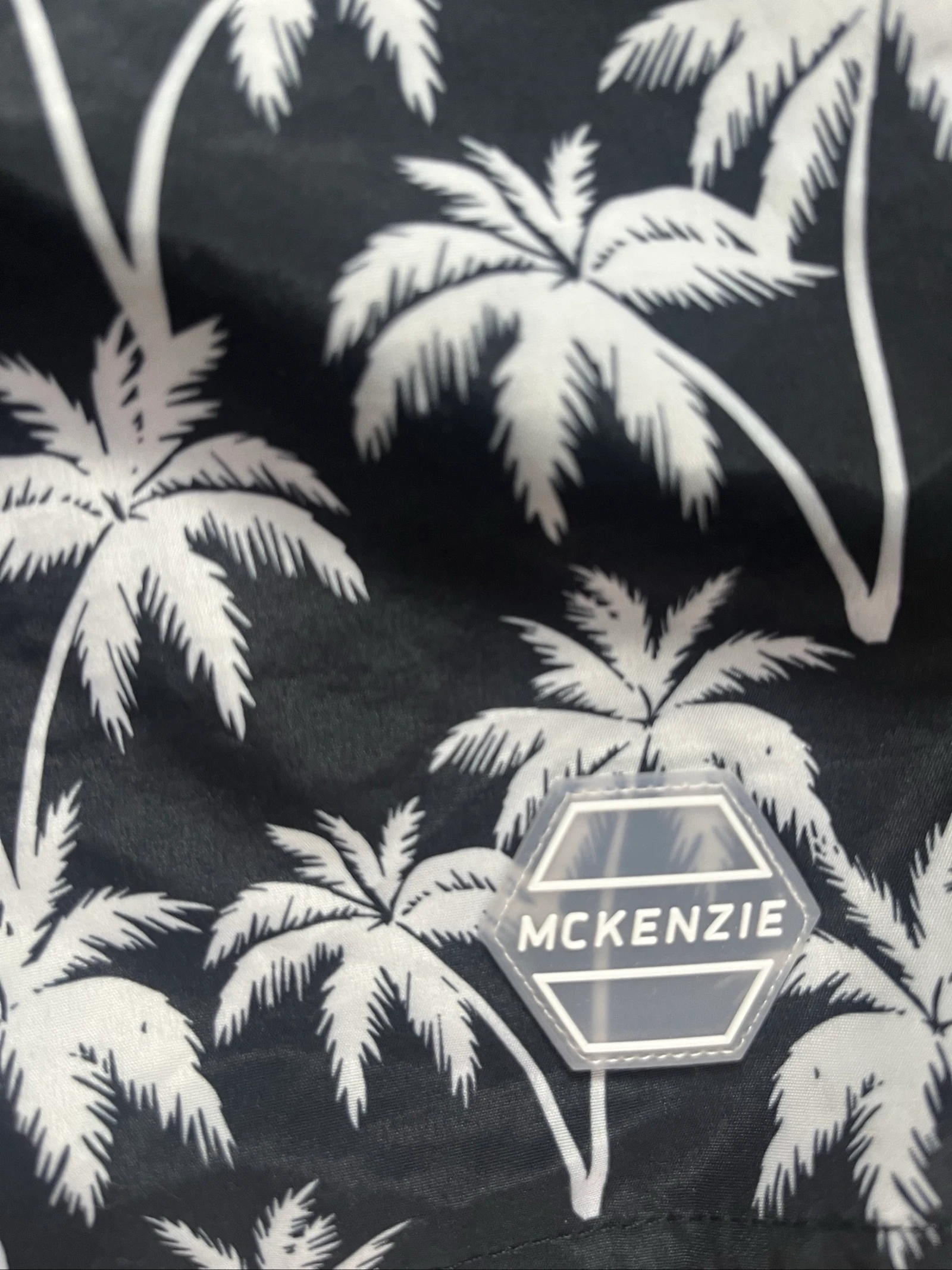 Zwarte badshort met palmboomprint en geborduurd logo - McKenzie - Maat 2XL - zeer goede staat – photo 3